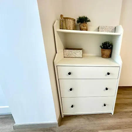 New Lunarglow 3-room With Free Parking Apartmán