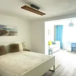 New Lunarglow 3-room With Free Parking Apartamento
