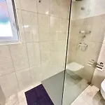 New Lunarglow 3-room With Free Parking Apartamento
