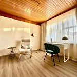 New Lunarglow 3-room With Free Parking Apartamento