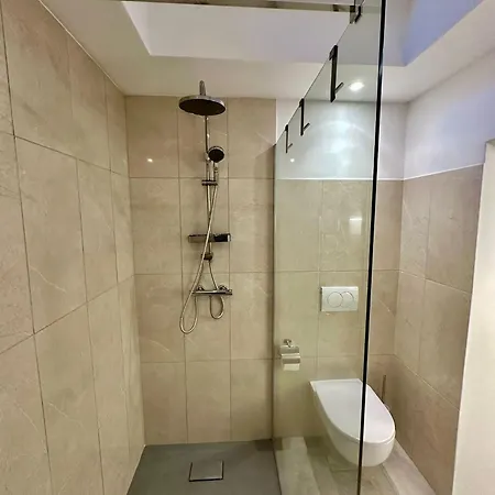 New Lunarglow 3-room With Free Parking Lubiana