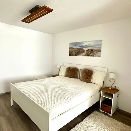 New Lunarglow 3-room With Free Parking Apartamento