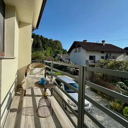 New Lunarglow 3-room With Free Parking Apartamento