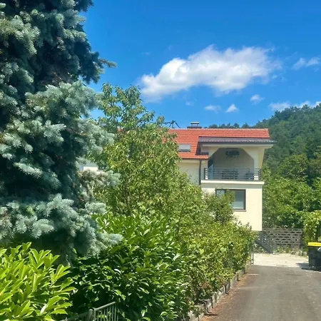 New Lunarglow 3-room With Free Parking *