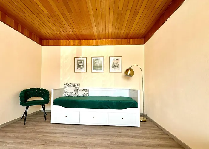 New Lunarglow 3-room With Free Parking Apartmán