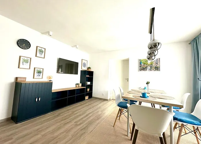 New Lunarglow 3-room With Free Parking Apartamento