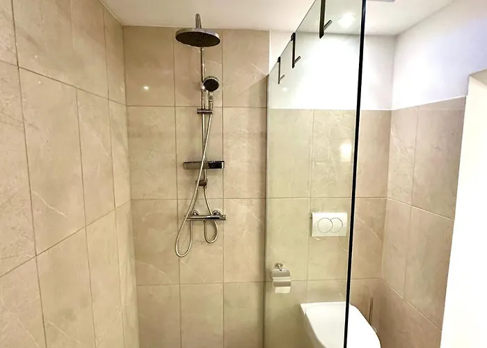 New Lunarglow 3-room With Free Parking Lublaň