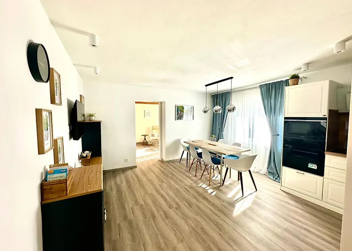 New Lunarglow 3-room With Free Parking Apartmán *