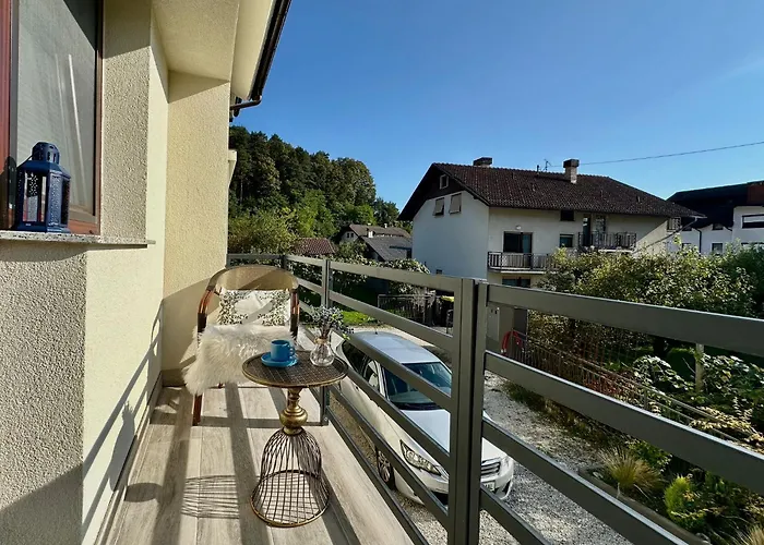 New Lunarglow 3-room With Free Parking Apartamento