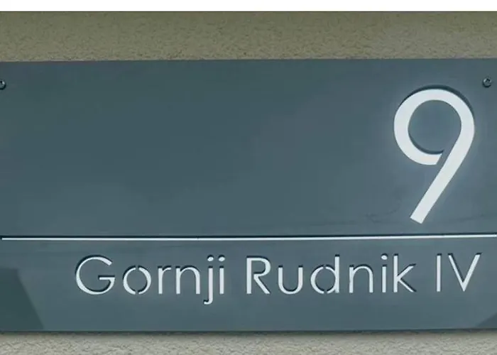 New Lunarglow 3-room With Free Parking * Ljubljana