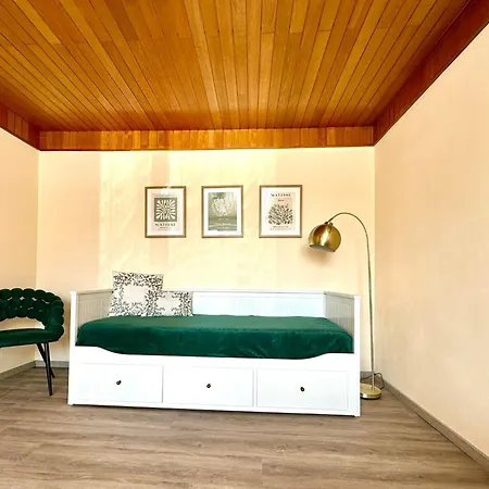 New Lunarglow 3-room With Free Parking דירה