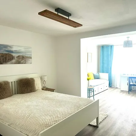 New Lunarglow 3-room With Free Parking דירה