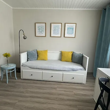 New Lunarglow 3-room With Free Parking