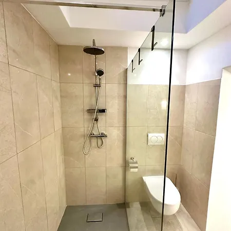 New Lunarglow 3-room With Free Parking לובליאנה