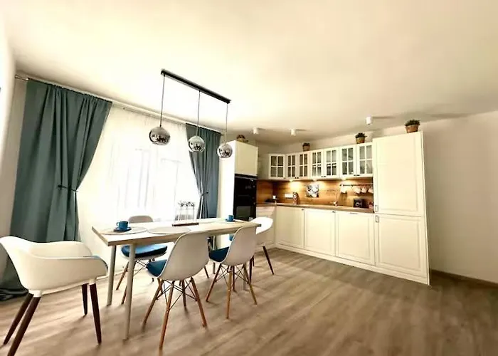 New Lunarglow 3-room With Free Parking Lublana