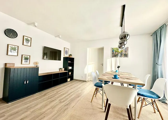 New Lunarglow 3-room With Free Parking * Ljubljana